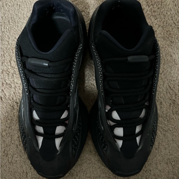 Yeezy 700 V3 ‘Dark Glow’